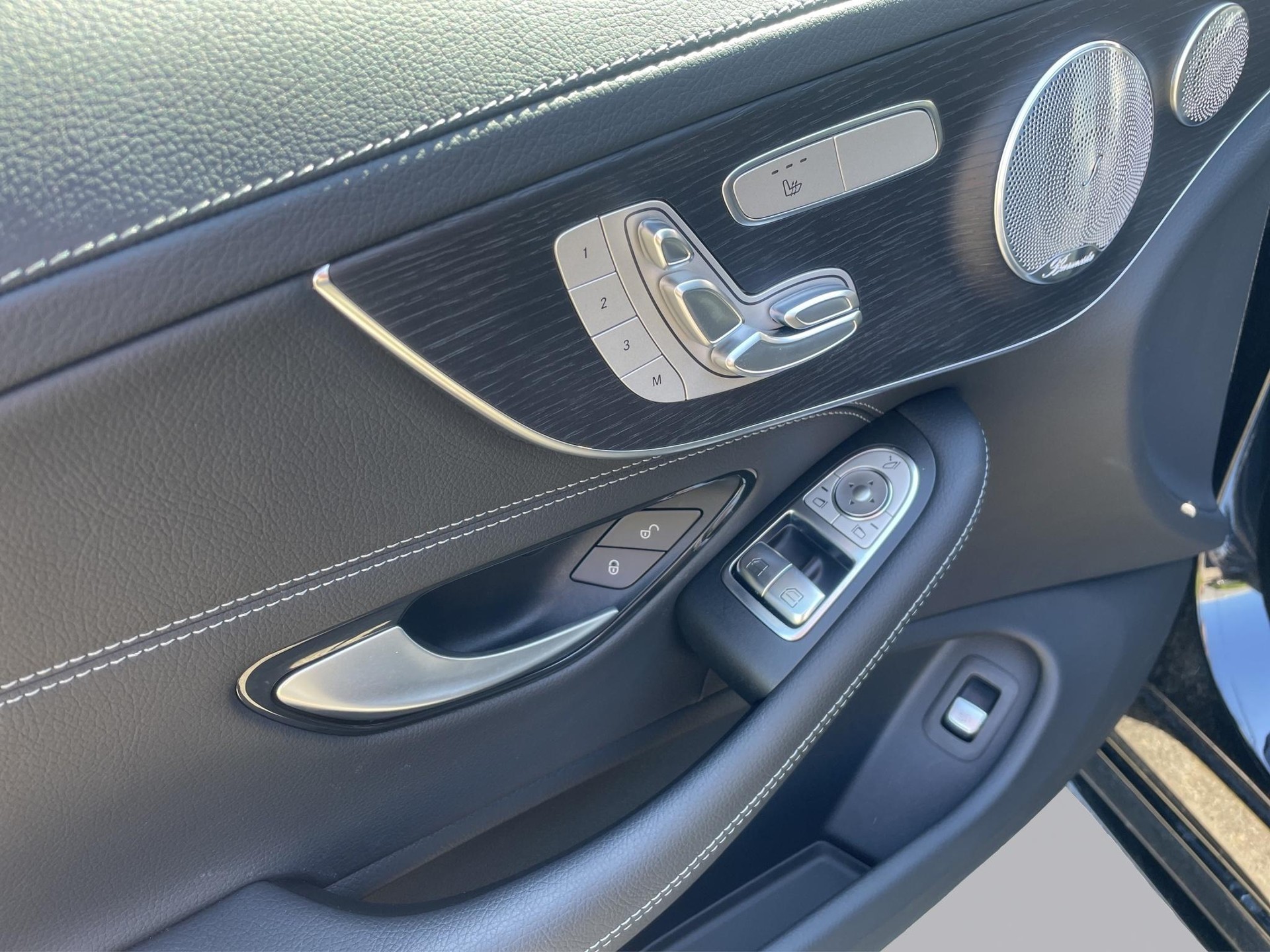 MERCEDES-BENZ C 200 4matic Coupé-image-10