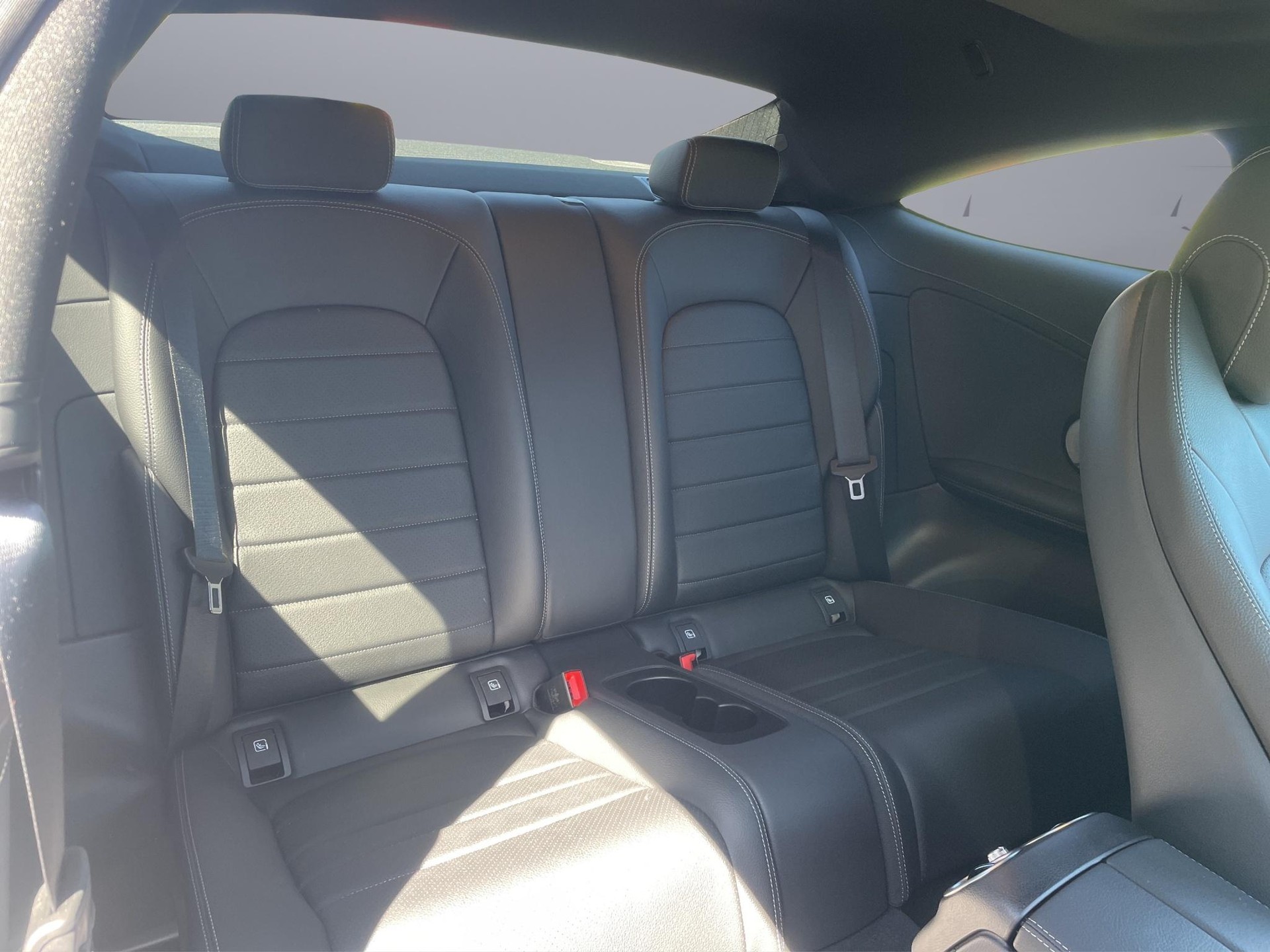 MERCEDES-BENZ C 200 4matic Coupé-image-17