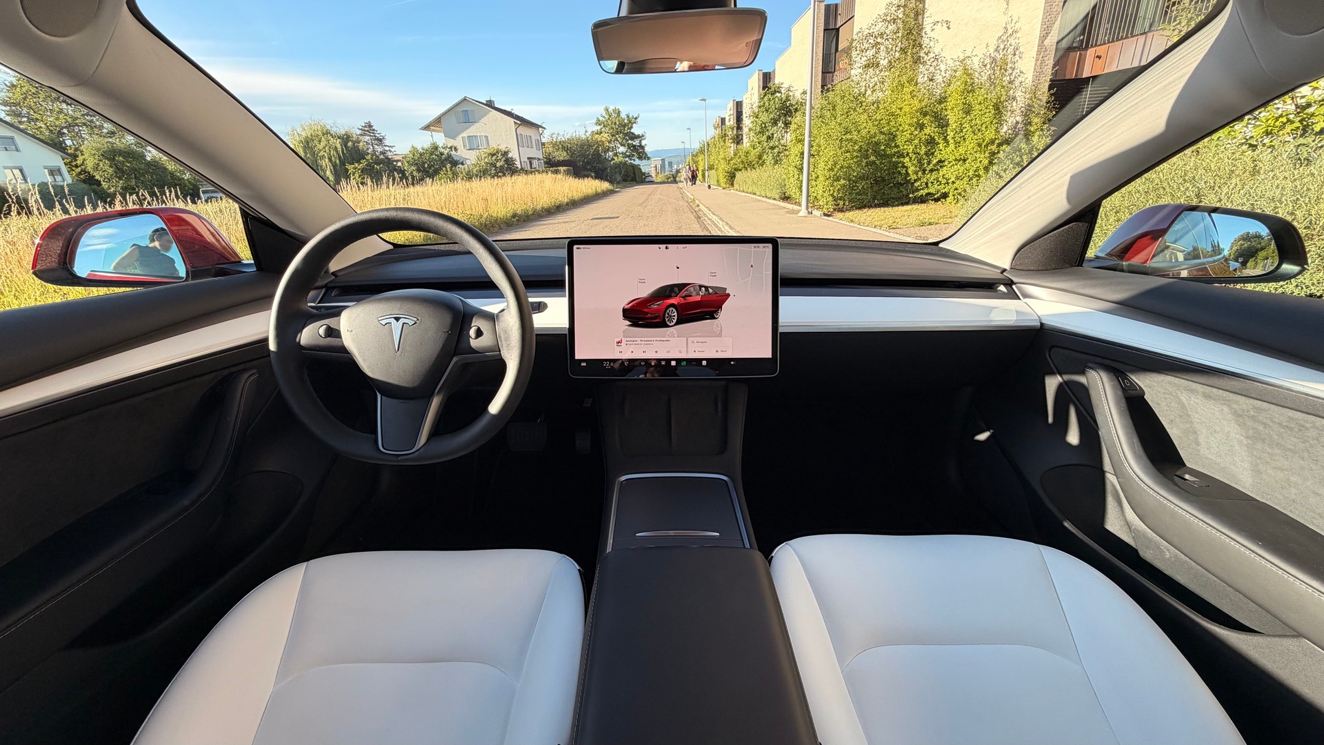 TESLA MODEL 3-image-13