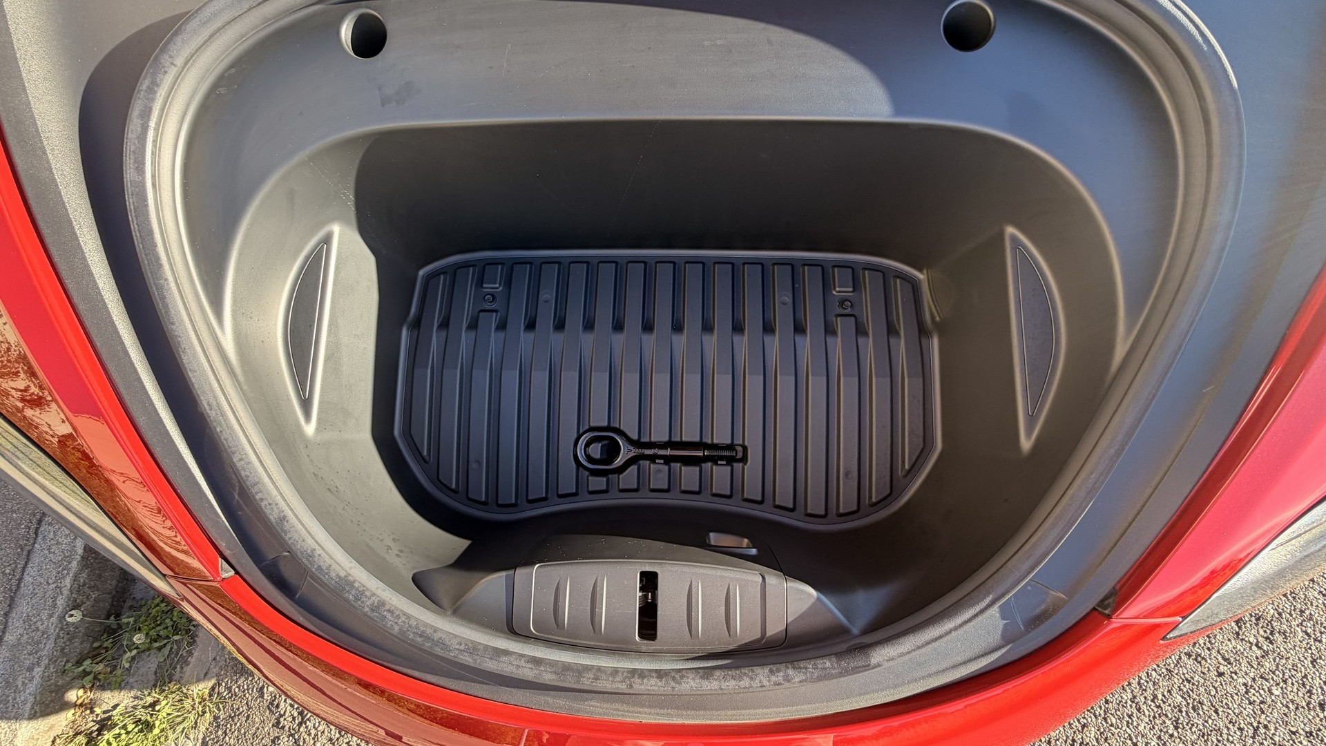 TESLA MODEL 3-image-18