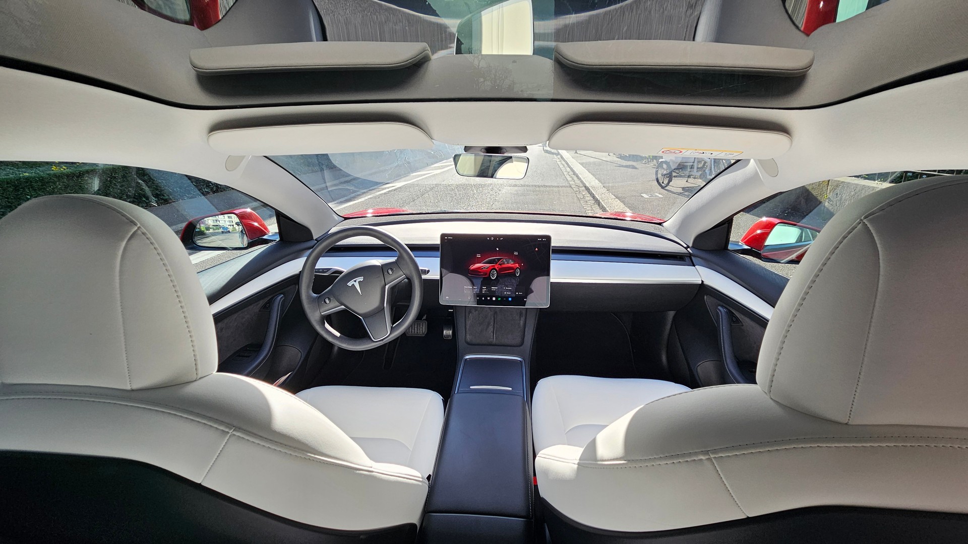 TESLA MODEL 3-image-2
