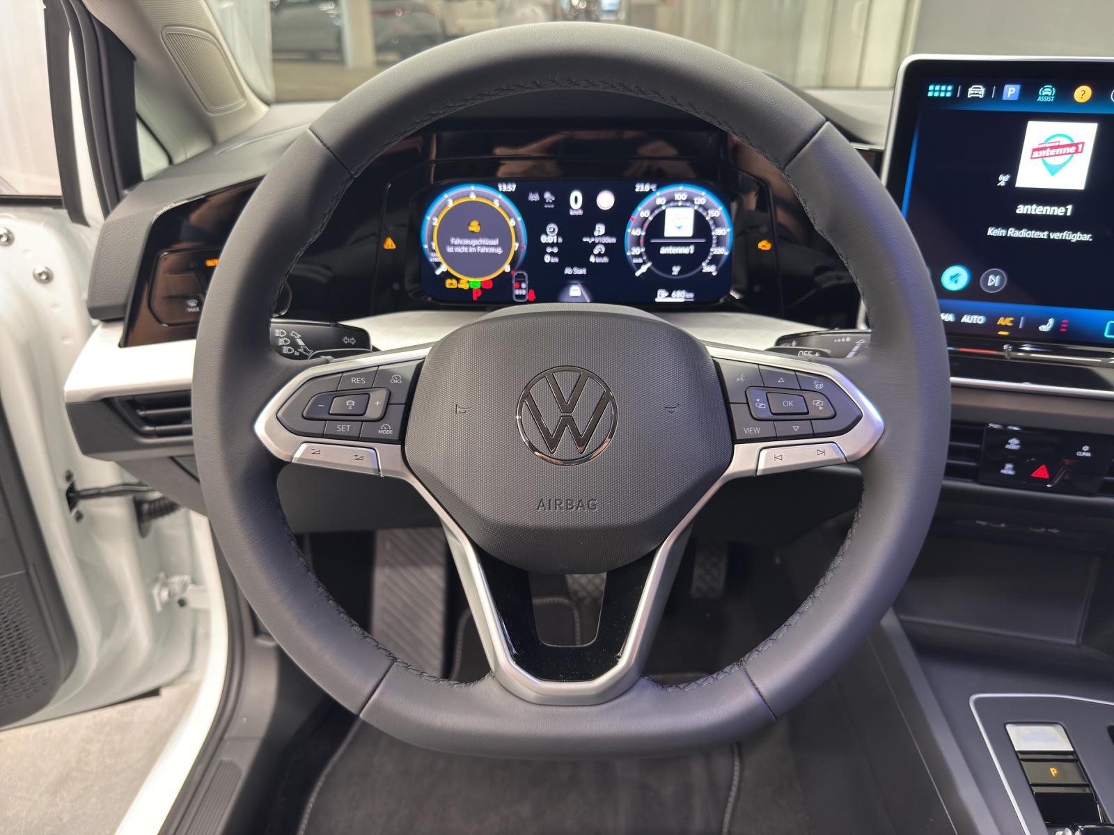 VW Golf VIII 1.5 eTSI Value DSG-image-13