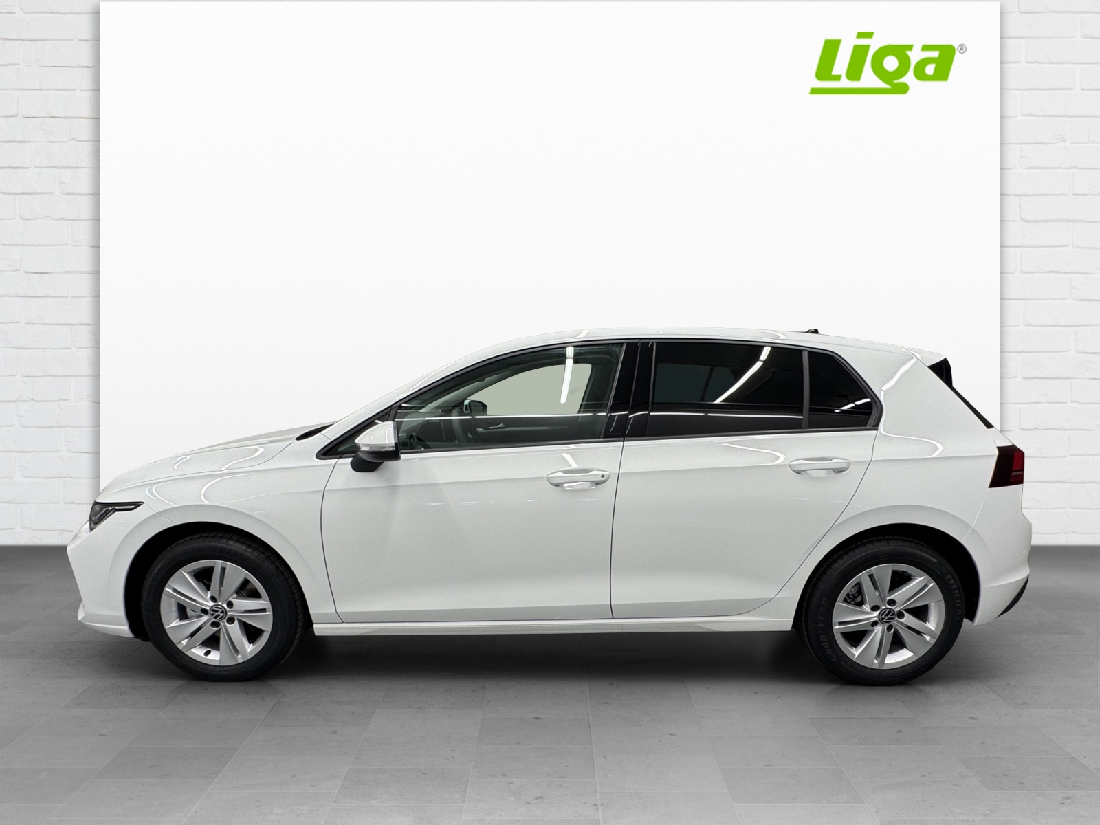 VW Golf VIII 1.5 eTSI Value DSG-image-2