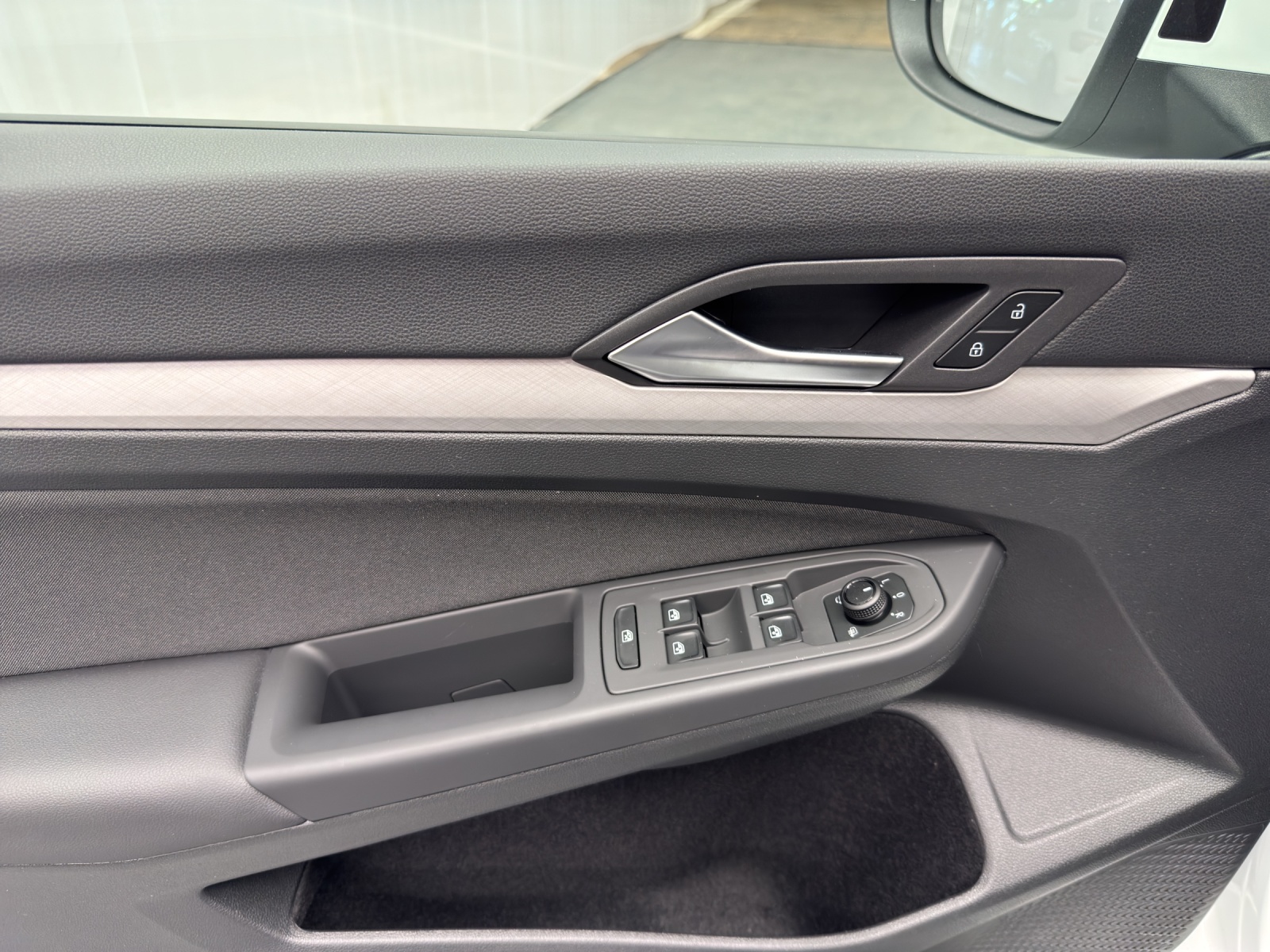 VW Golf VIII 1.5 eTSI Value DSG-image-11