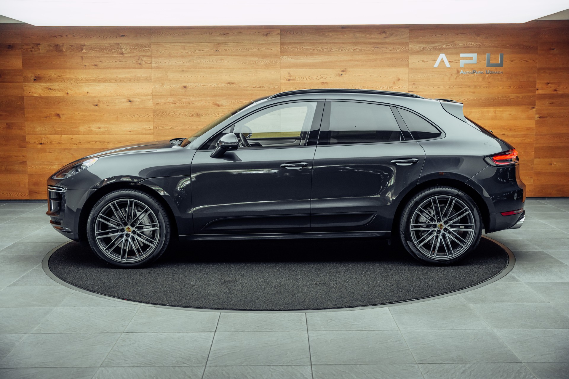 PORSCHE Macan Turbo PDK-image-9