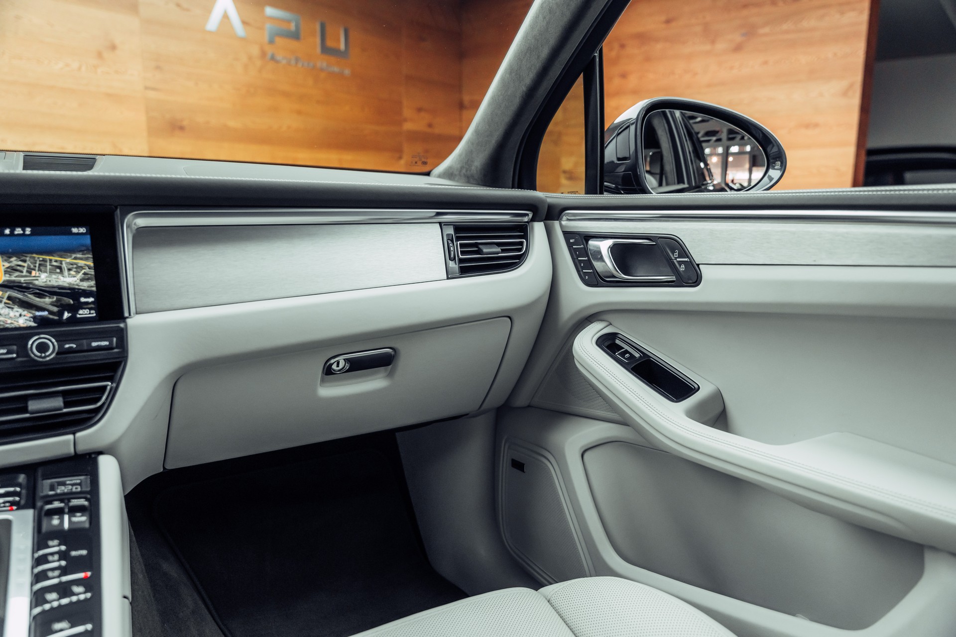 PORSCHE Macan Turbo PDK-image-10