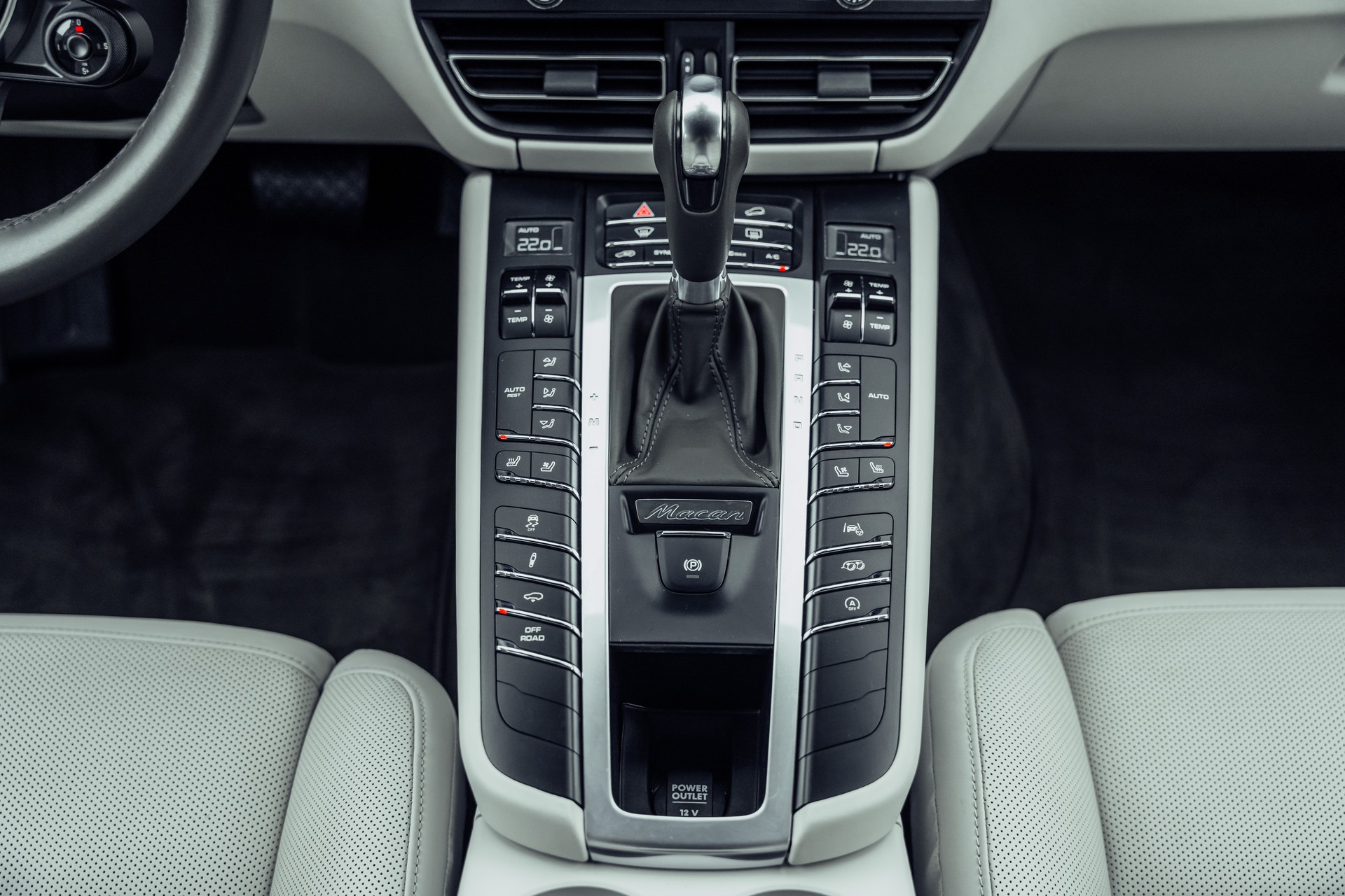 PORSCHE Macan Turbo PDK-image-14