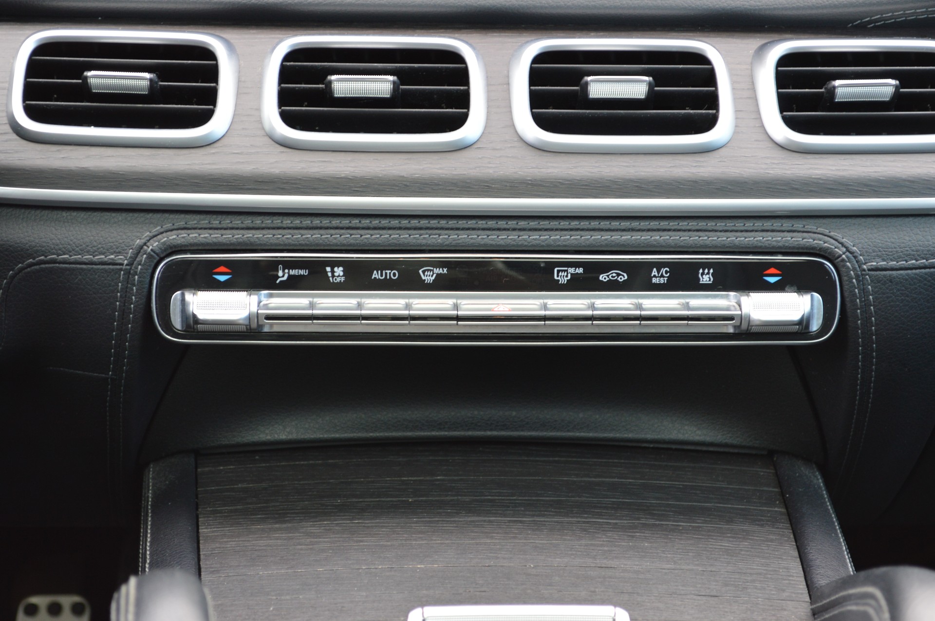 MERCEDES-BENZ GLE 350 de 4Matic AMG Line 9G-Tronic-image-20