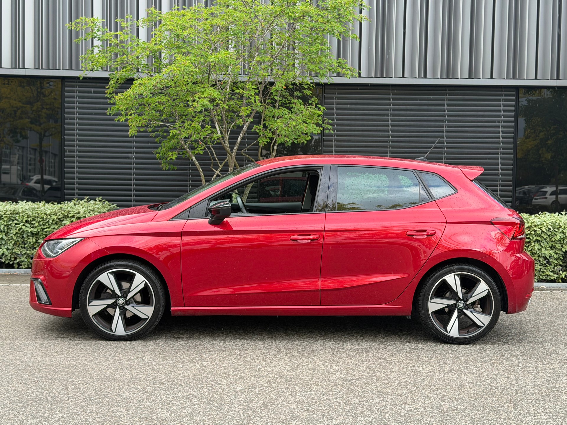 SEAT Ibiza 1.5 TSI EVO Swiss FR-image-2