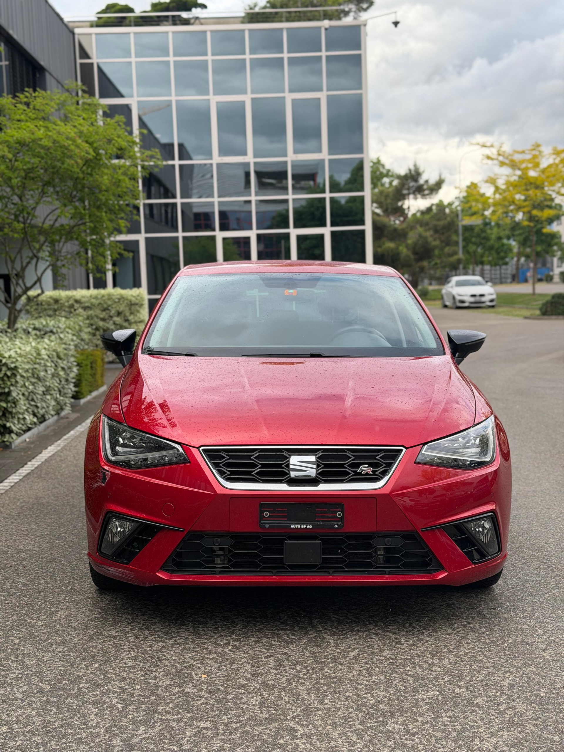 SEAT Ibiza 1.5 TSI EVO Swiss FR-image-1