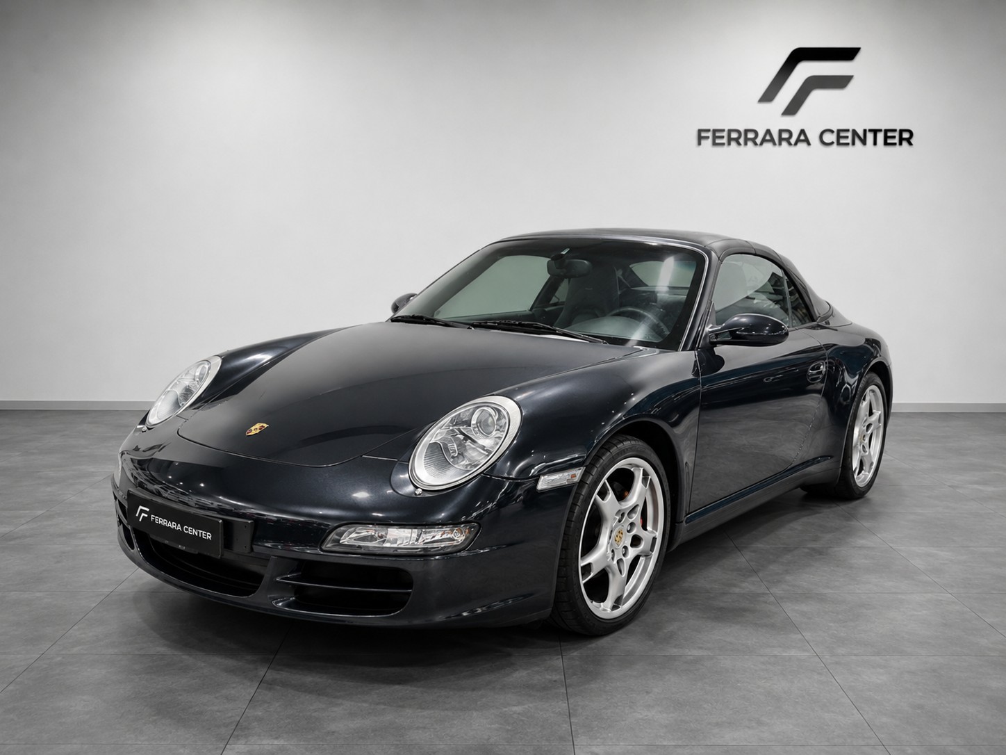 PORSCHE 911 Carrera 4-image-0