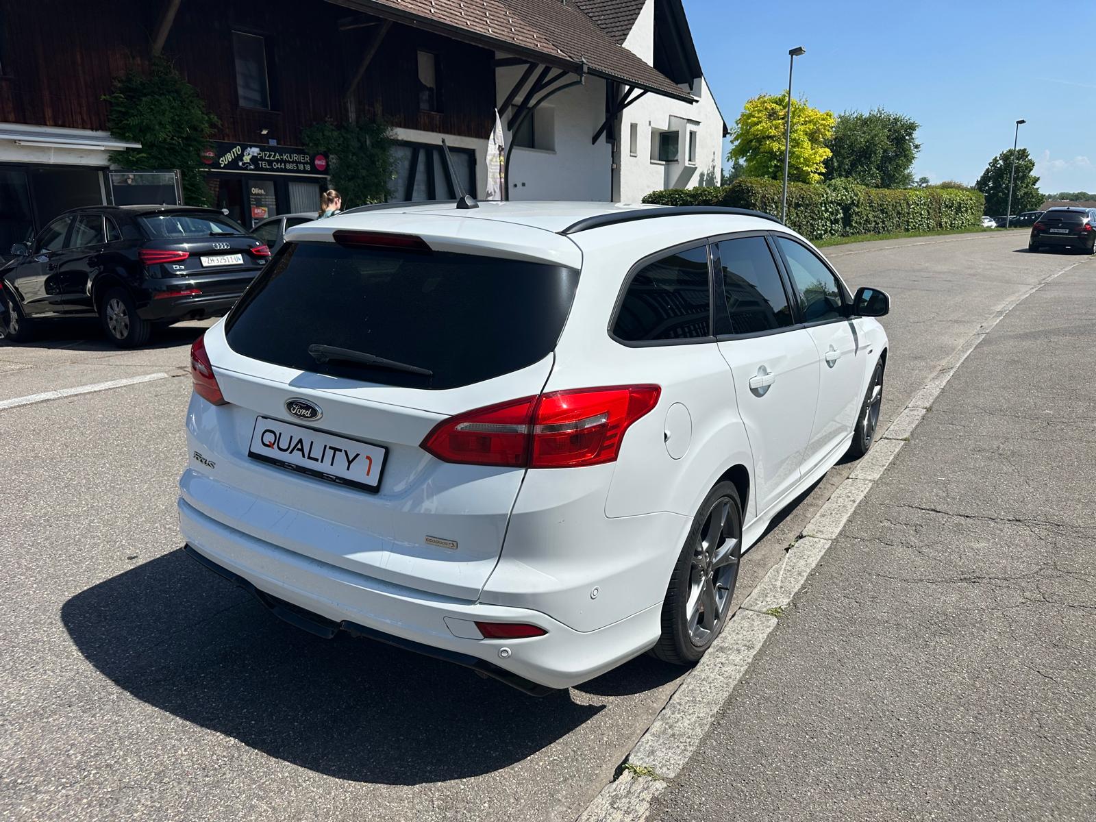 FORD Focus 1.0 SCTi ST Line Automatic-image-12