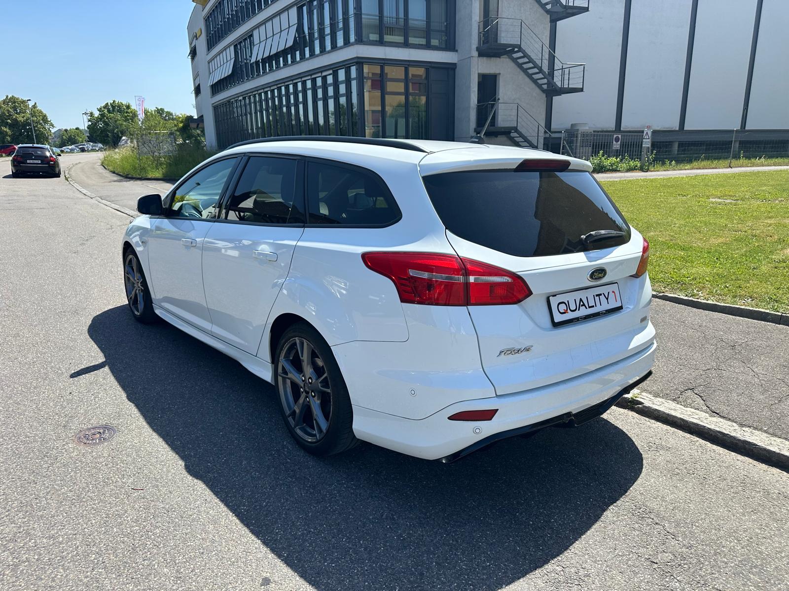 FORD Focus 1.0 SCTi ST Line Automatic-image-11