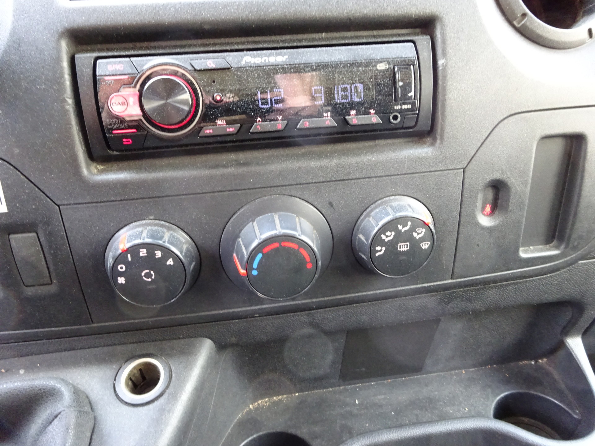 RENAULT Master T35 2.3dCi 130 L3H3-image-14