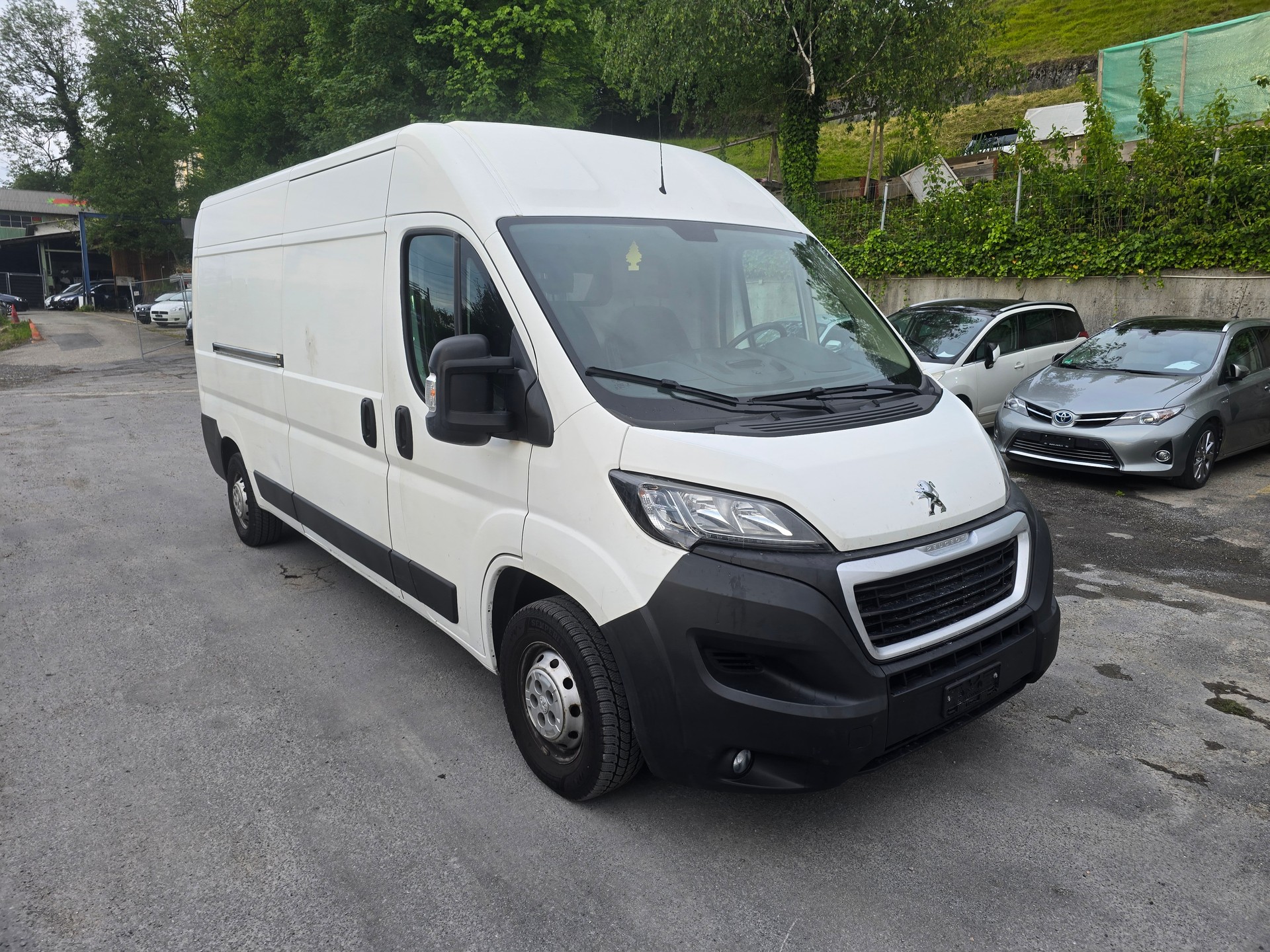 PEUGEOT Boxer 2.0 HDI 333 Active L3H2-image-1