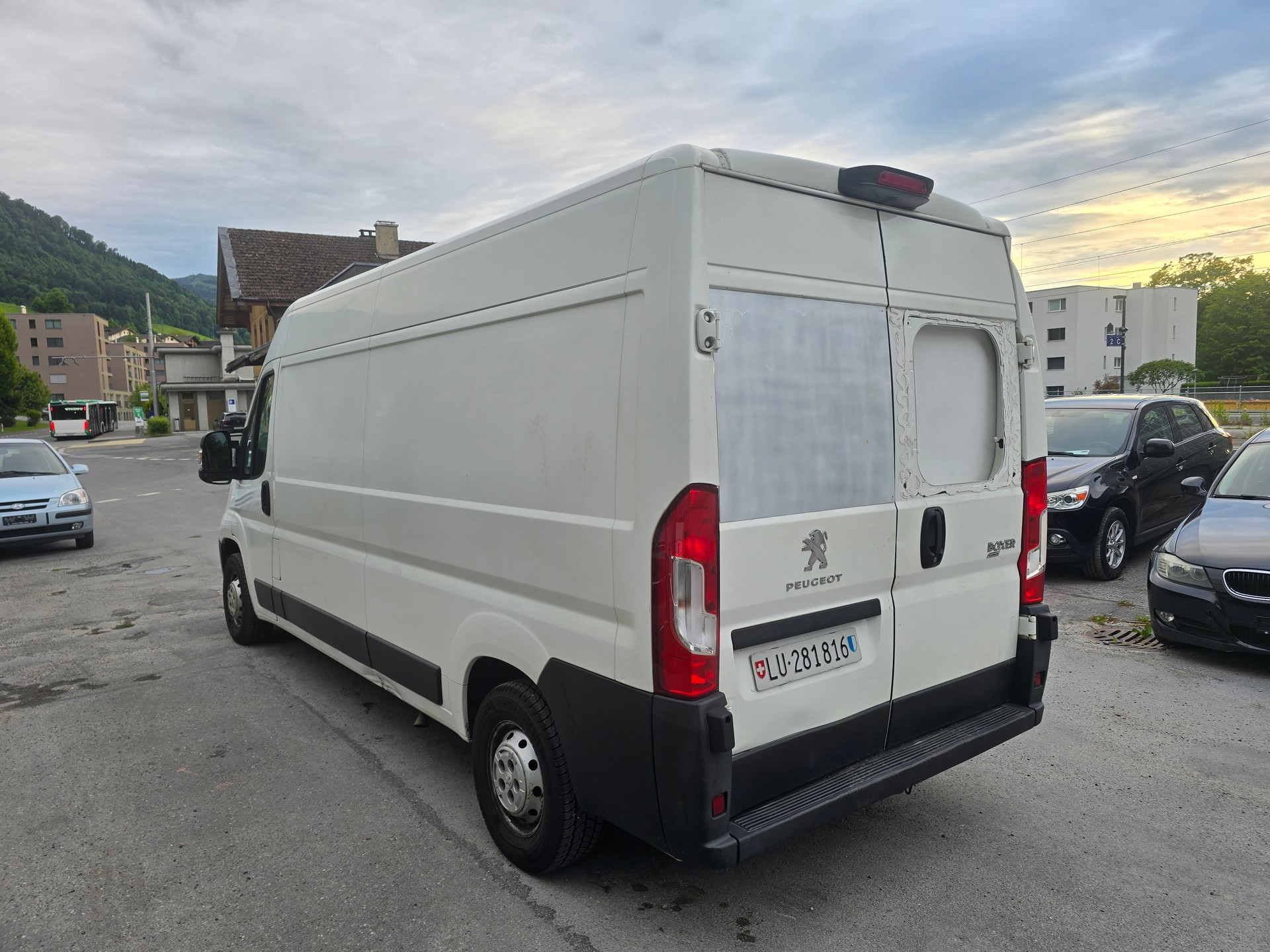 PEUGEOT Boxer 2.0 HDI 333 Active L3H2-image-7