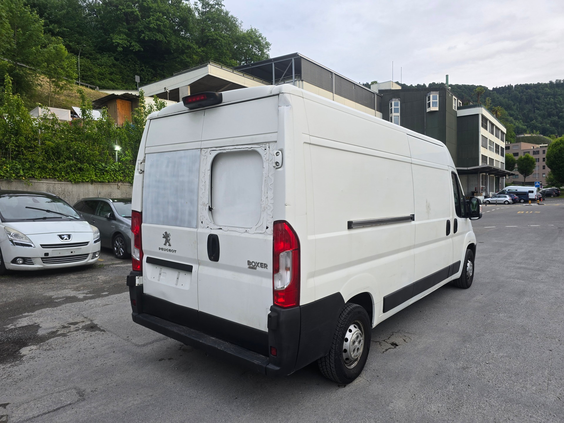PEUGEOT Boxer 2.0 HDI 333 Active L3H2-image-3