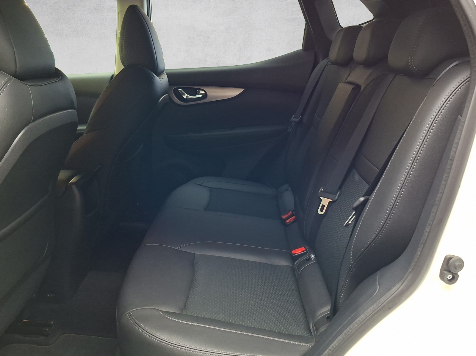 NISSAN Qashqai 1.6 dCi Tekna 4x4-image-13