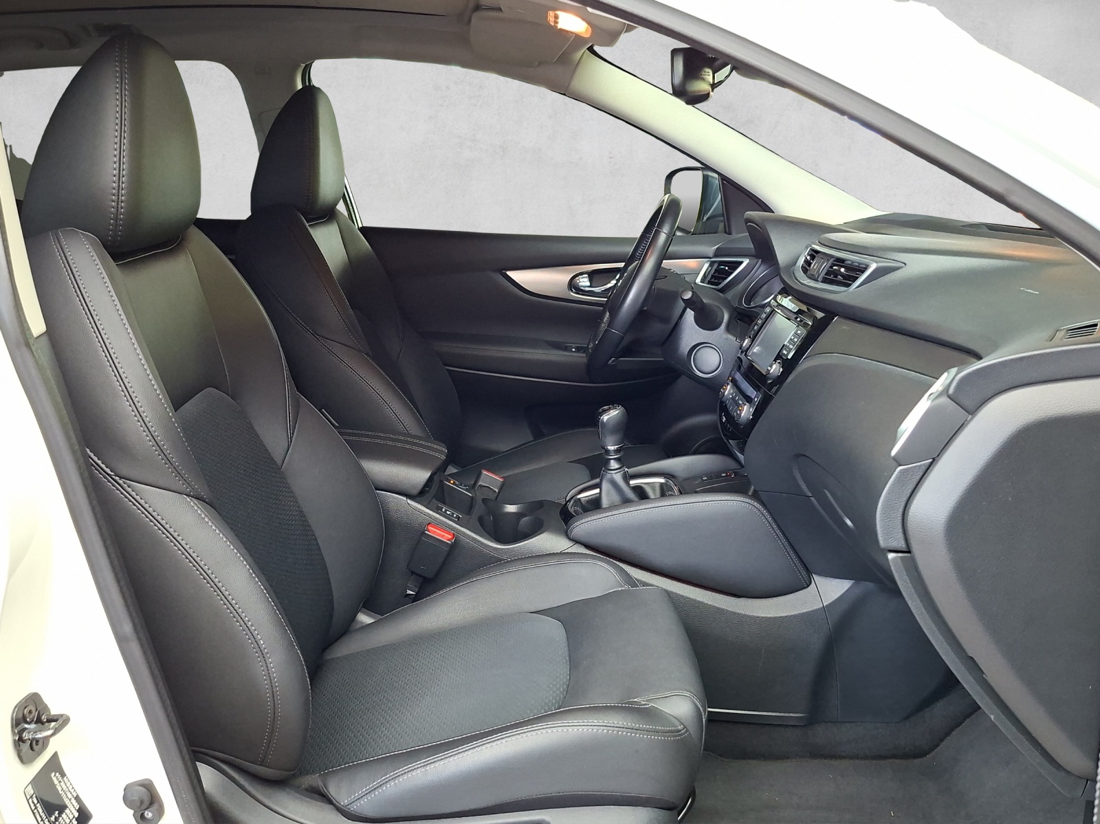 NISSAN Qashqai 1.6 dCi Tekna 4x4-image-11