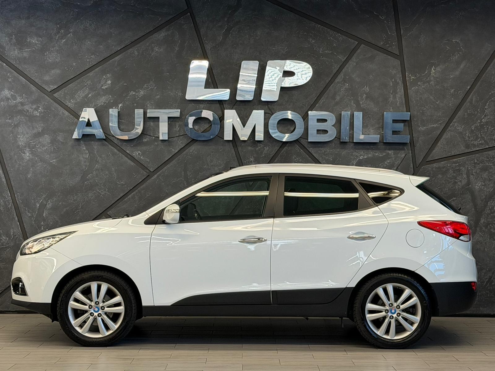 HYUNDAI iX 35 2.0 CRDi Premium 4WD Automatic-image-4