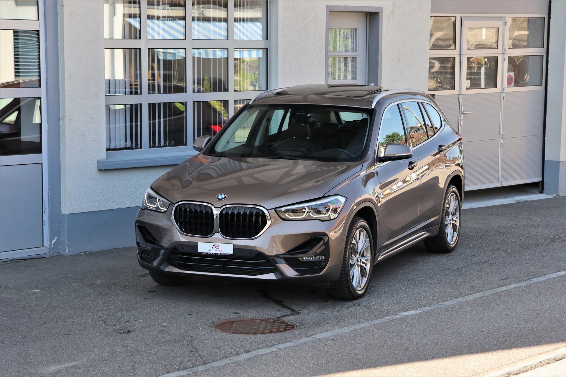 BMW X1 xDrive 18d Sport Line Steptronic-image-0