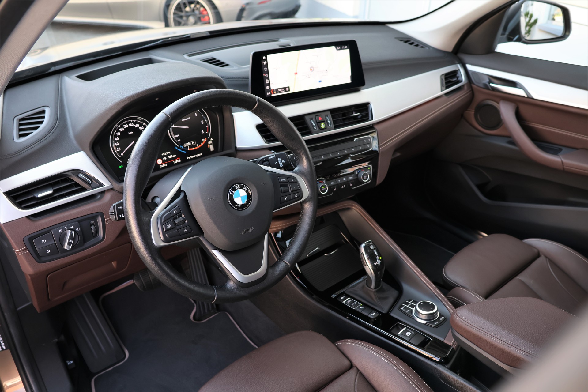 BMW X1 xDrive 18d Sport Line Steptronic-image-9