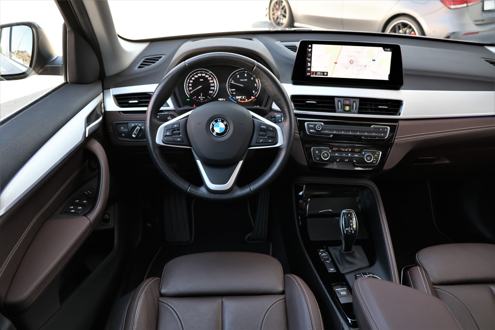 BMW X1 xDrive 18d Sport Line Steptronic-image-12