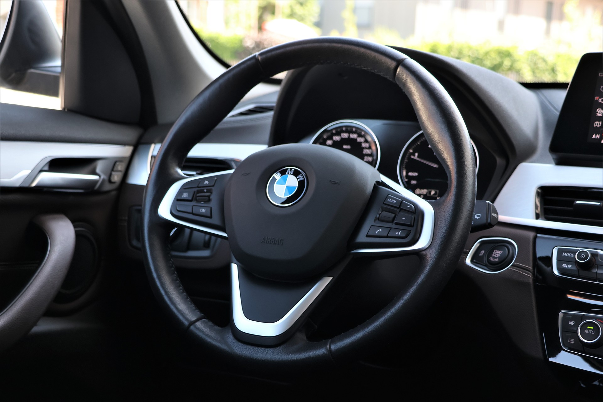 BMW X1 xDrive 18d Sport Line Steptronic-image-13
