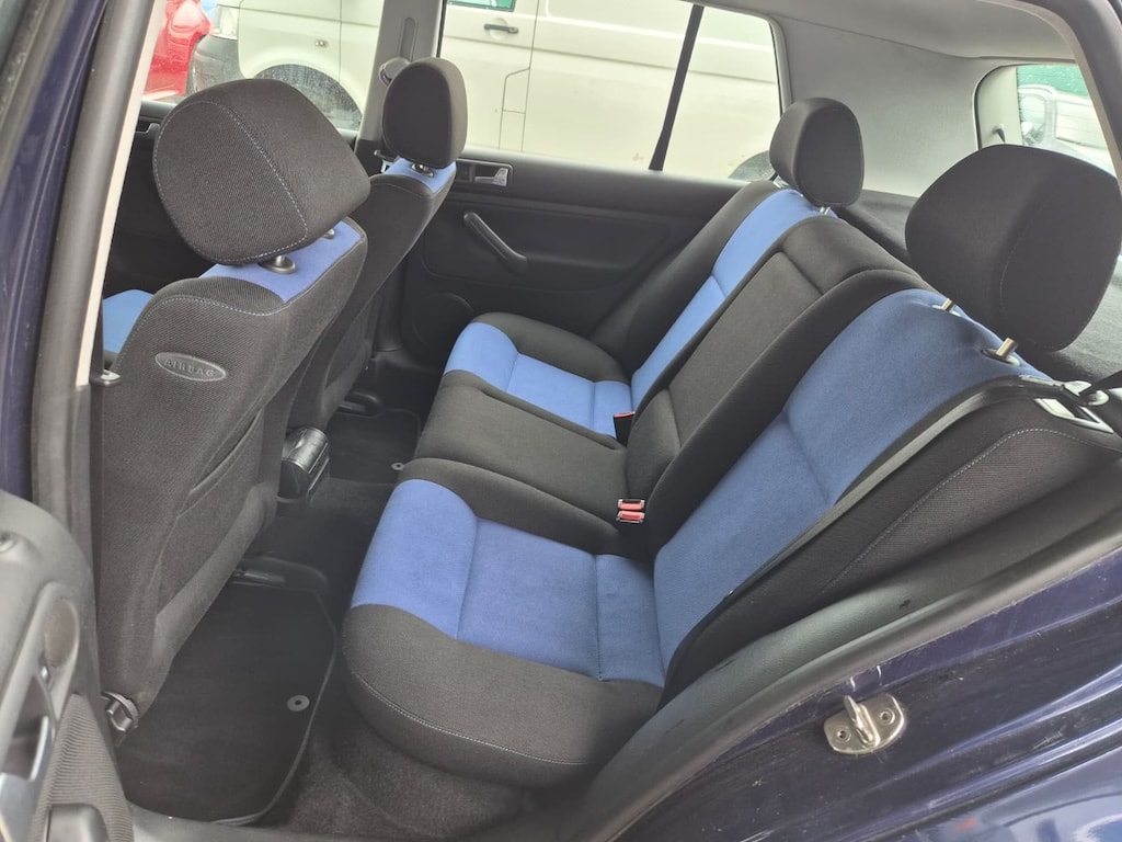 VW Golf 1.6 Comfortline Generation Automatic-image-9
