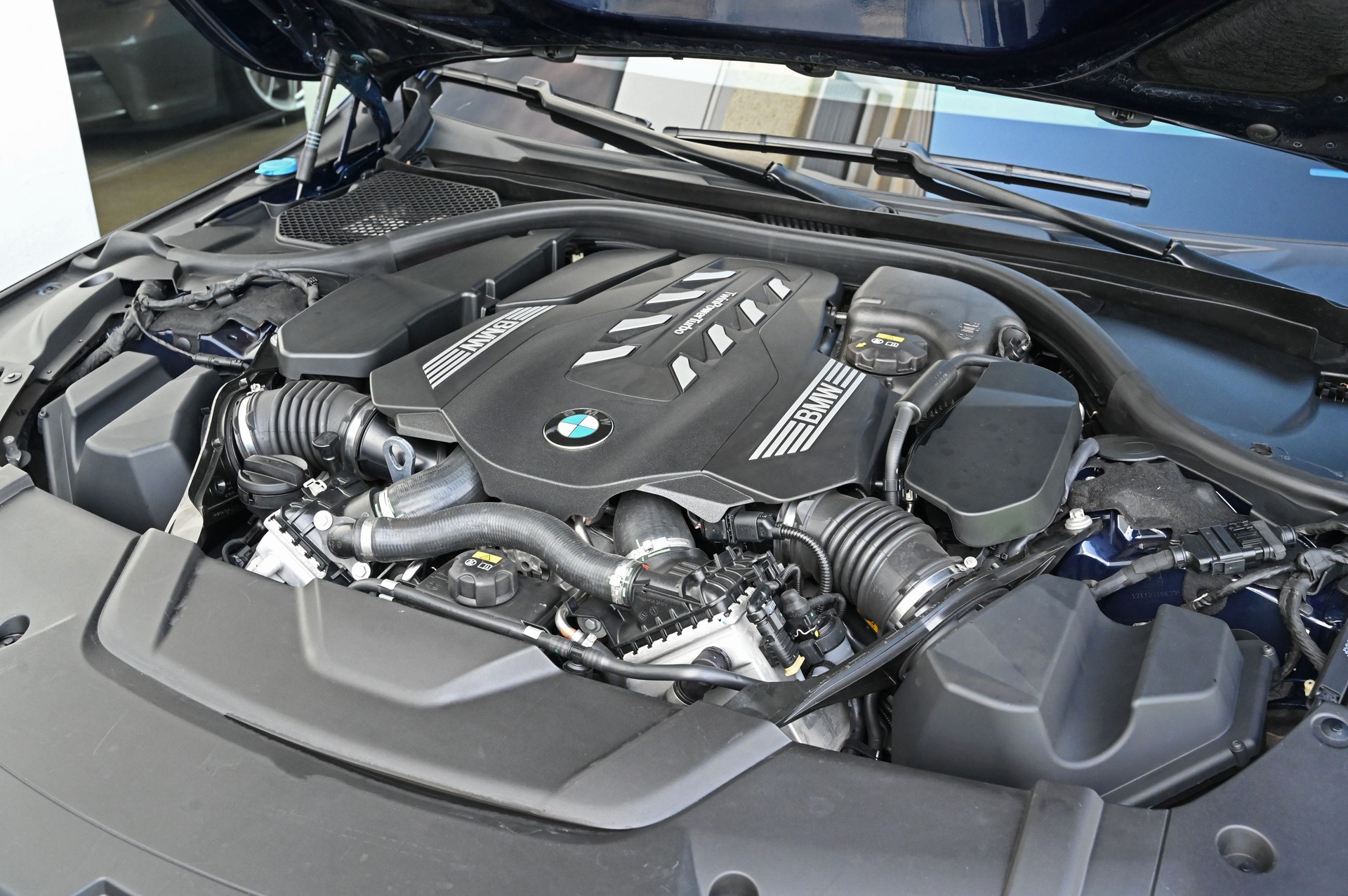 BMW 750i xDrive Steptronic-image-29