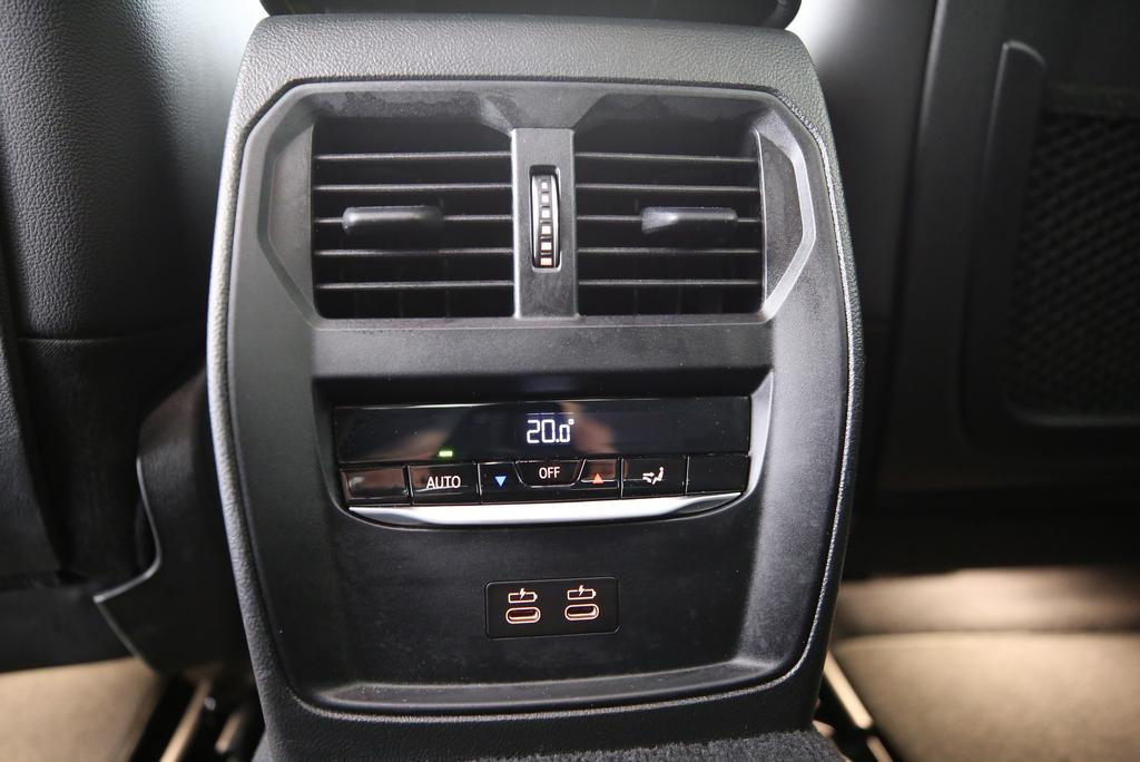 BMW i4 eDrive40-image-9