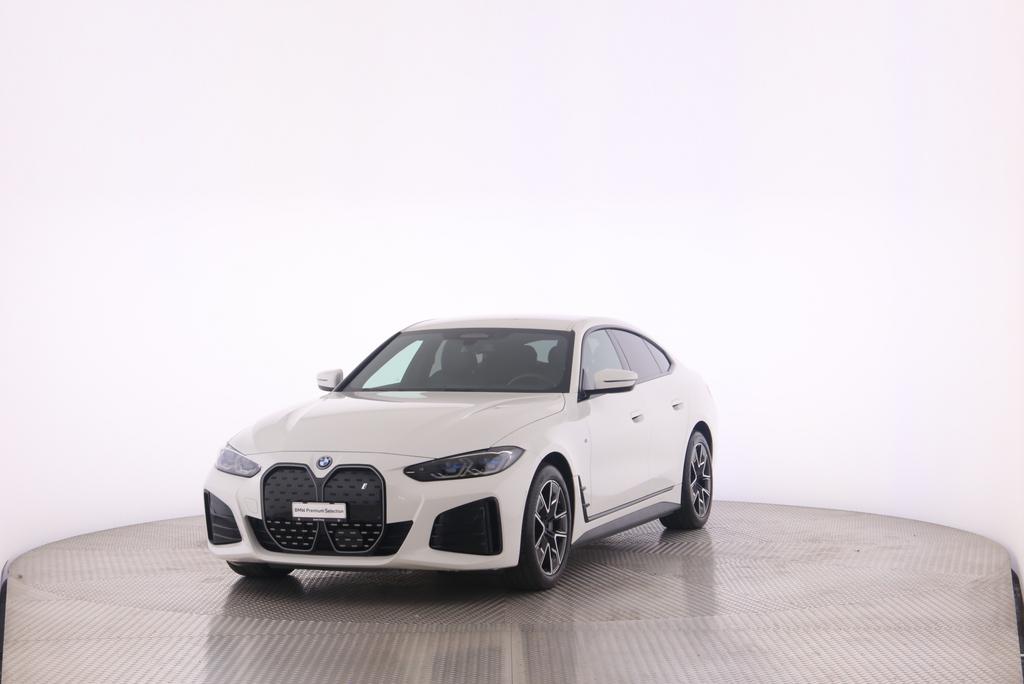 BMW i4 eDrive40-image-0