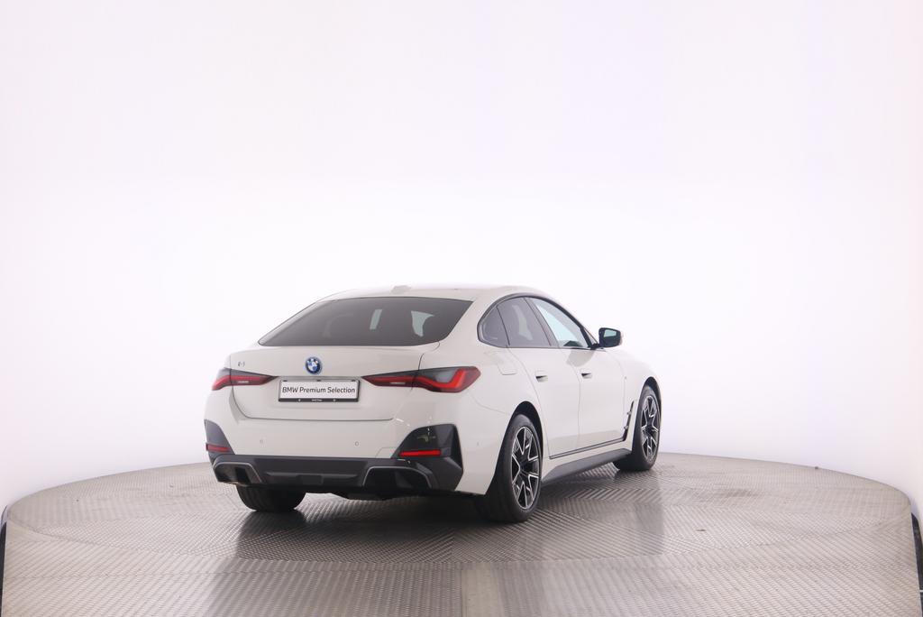 BMW i4 eDrive40-image-1