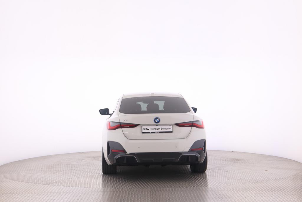 BMW i4 eDrive40-image-5