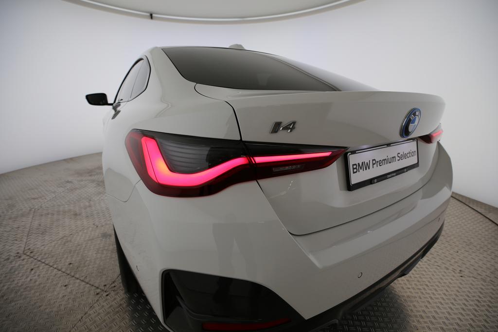 BMW i4 eDrive40-image-15