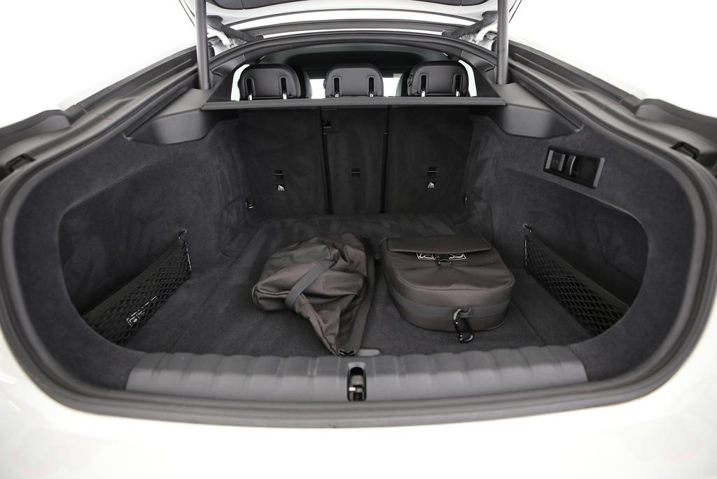 BMW i4 eDrive40-image-14
