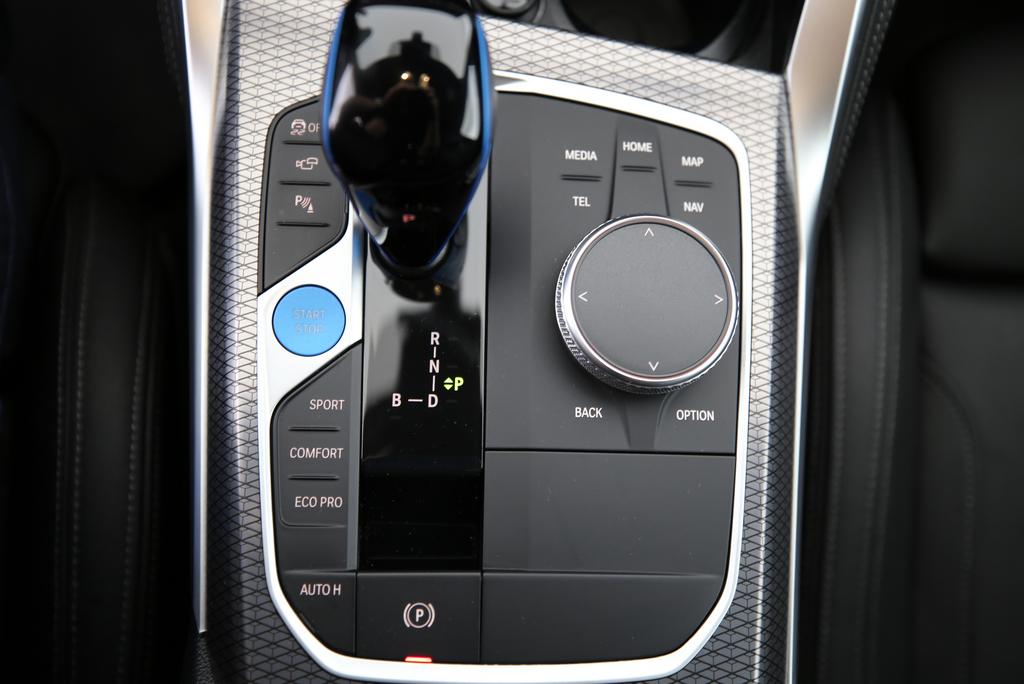 BMW i4 eDrive40-image-11
