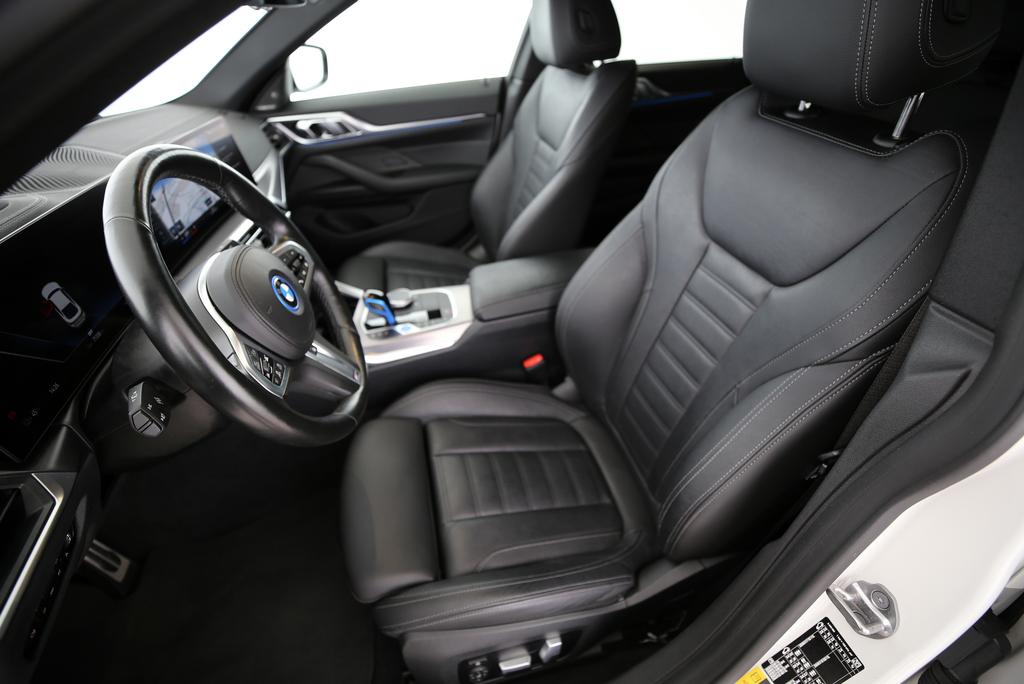 BMW i4 eDrive40-image-2