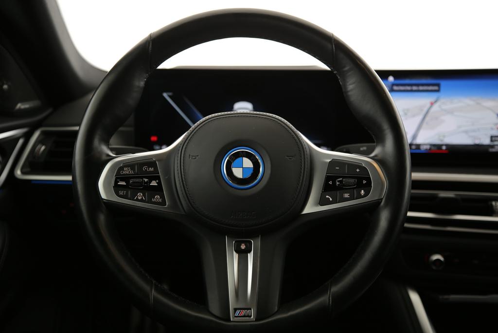 BMW i4 eDrive40-image-4