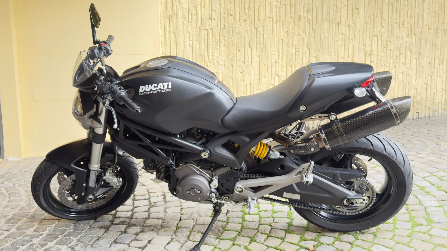 DUCATI MONSTER 696-image-2