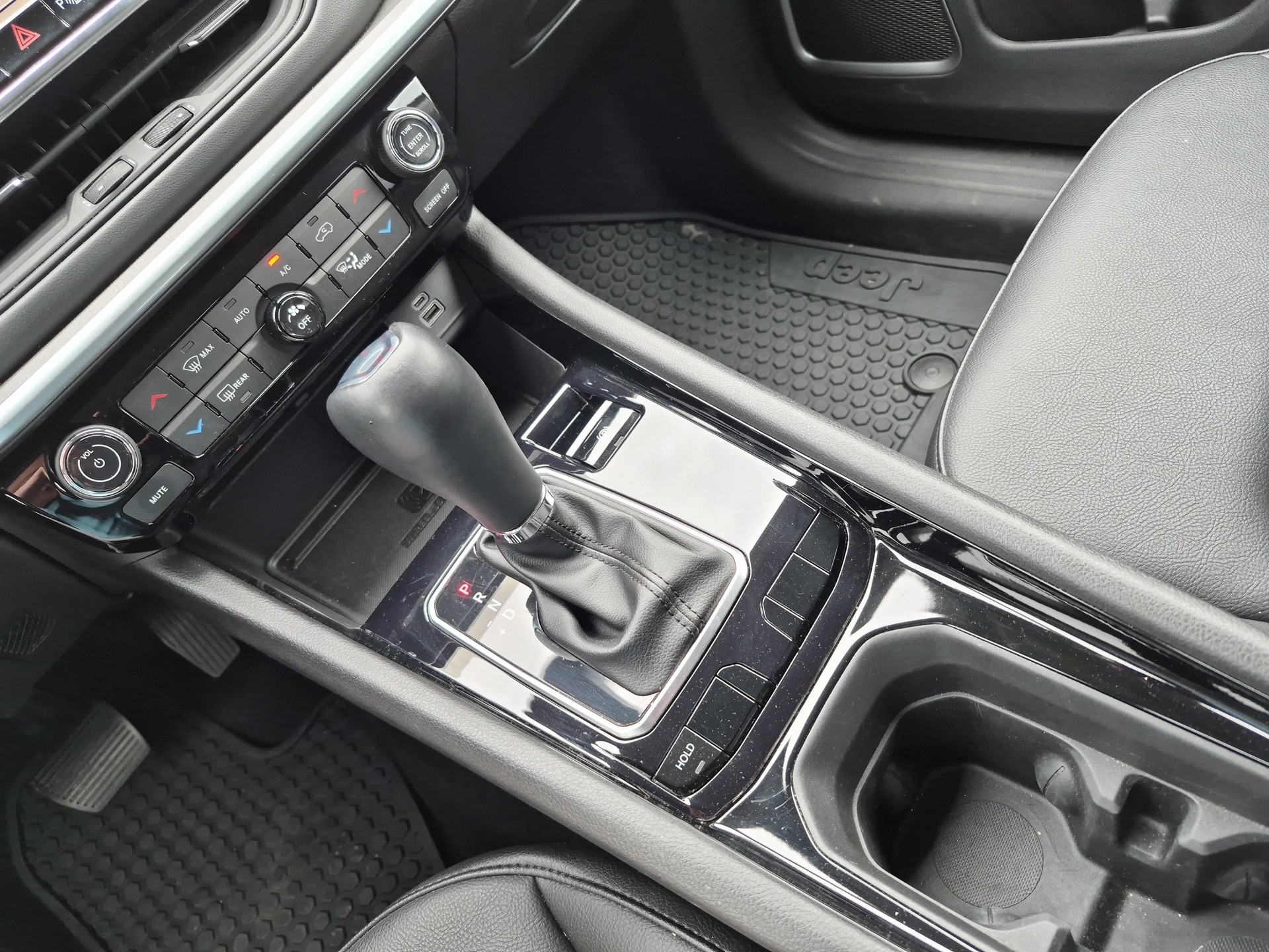 JEEP Compass 1.5 Turbo Swiss Limited / Jetzt mit attraktivem 1.9% Leasing!-image-15