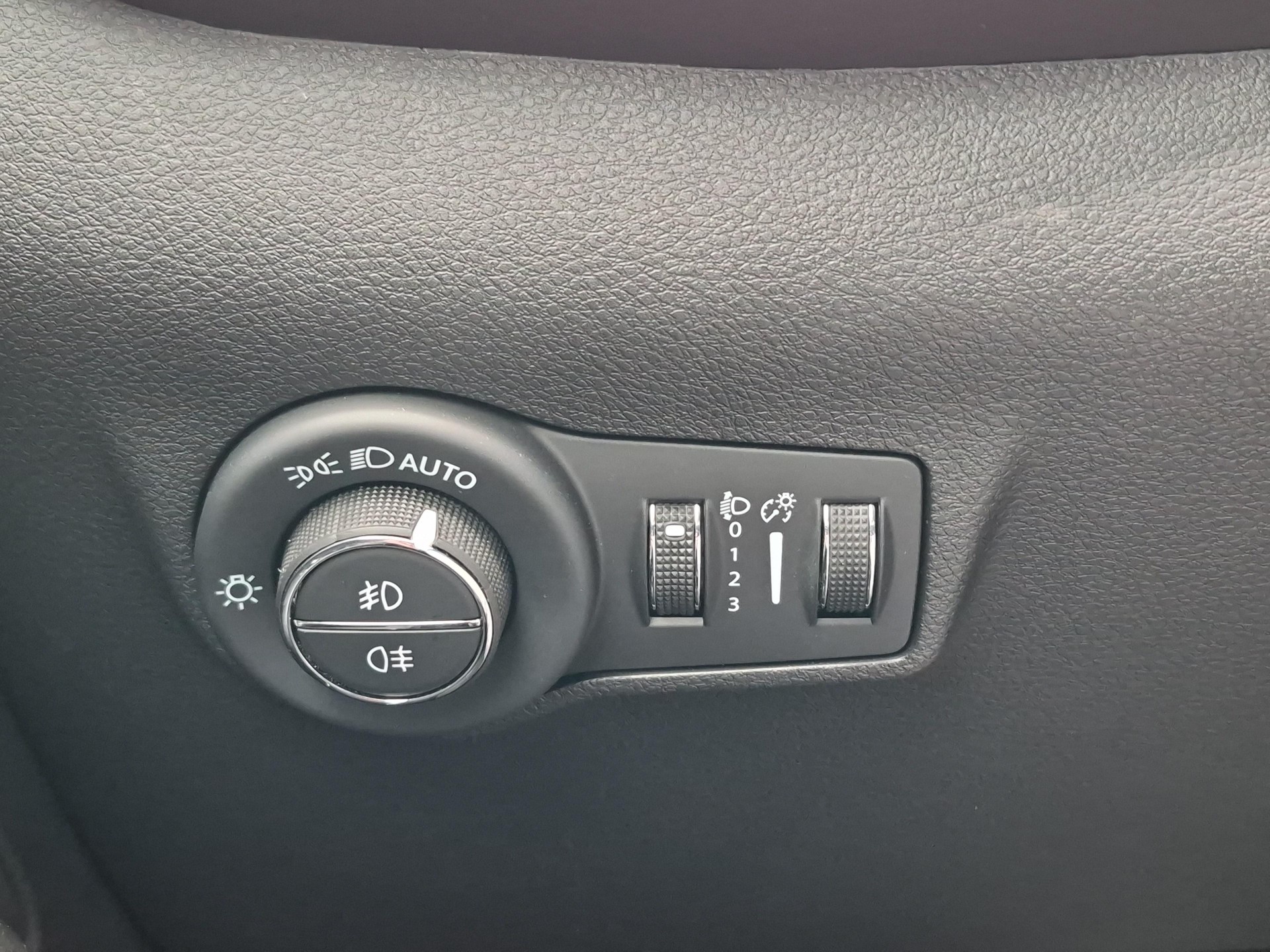 JEEP Compass 1.5 Turbo Swiss Limited / Jetzt mit attraktivem 1.9% Leasing!-image-16