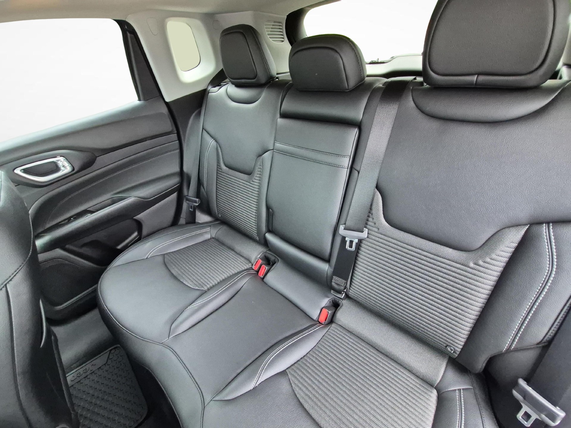 JEEP Compass 1.5 Turbo Swiss Limited / Jetzt mit attraktivem 1.9% Leasing!-image-10