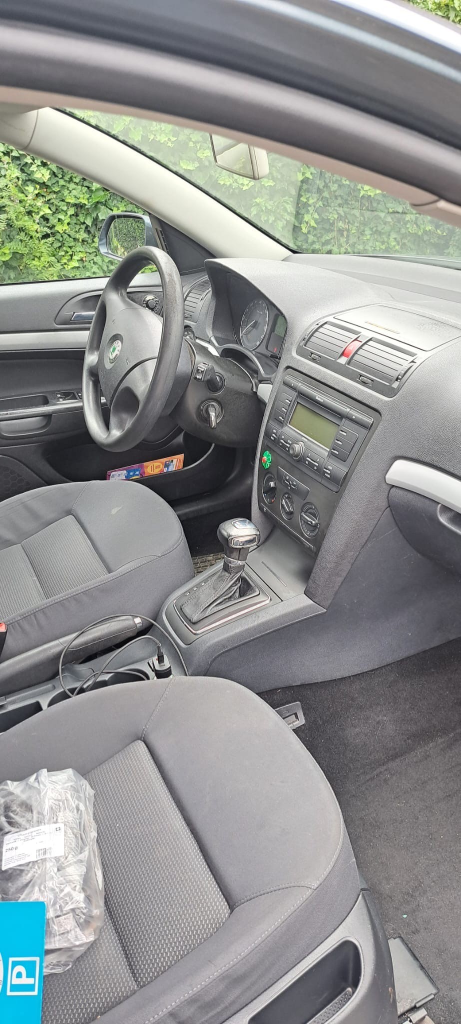 SKODA 1.9 TDI 105 Elegance DSG-image-2