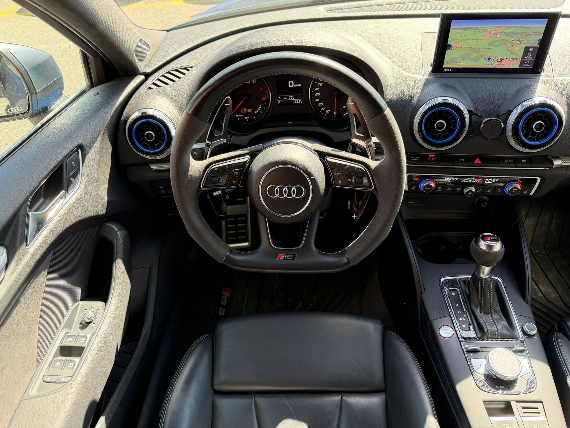 AUDI RS3 Sportback 2.5 TSI quattro S-tronic-image-18