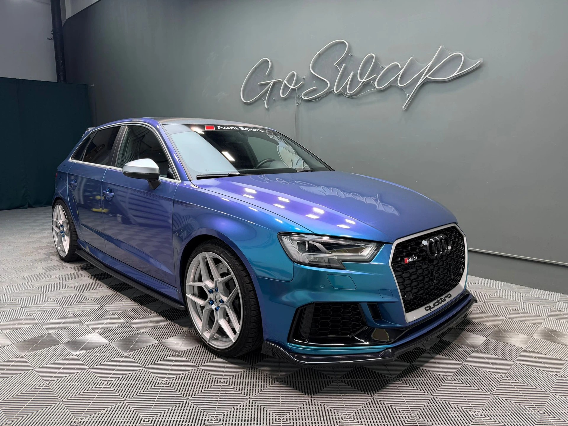 AUDI RS3 Sportback 2.5 TSI quattro S-tronic-image-0
