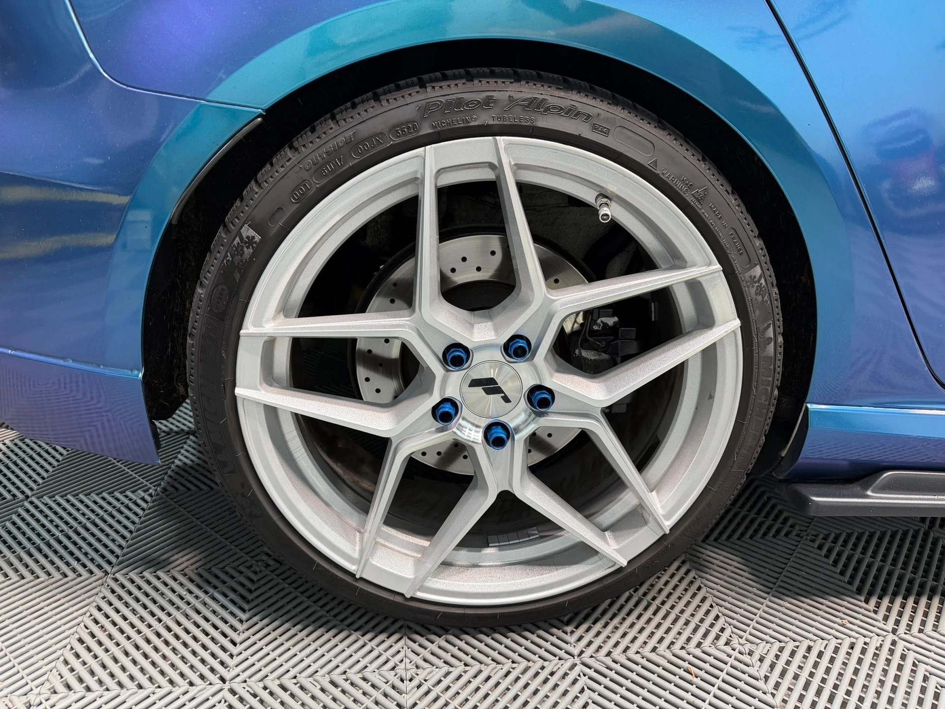 AUDI RS3 Sportback 2.5 TSI quattro S-tronic-image-25