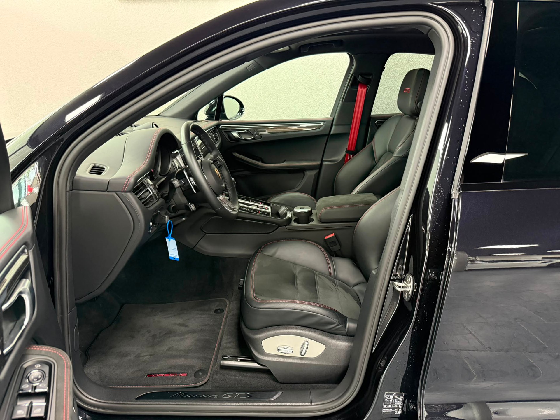 PORSCHE Macan GTS PDK-image-9