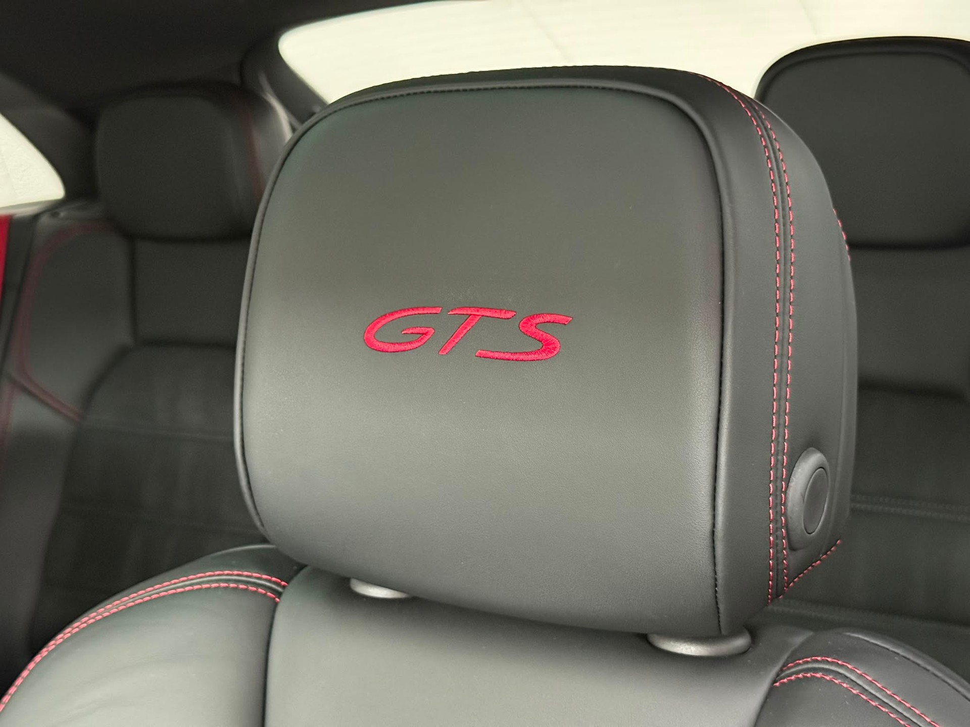 PORSCHE Macan GTS PDK-image-15