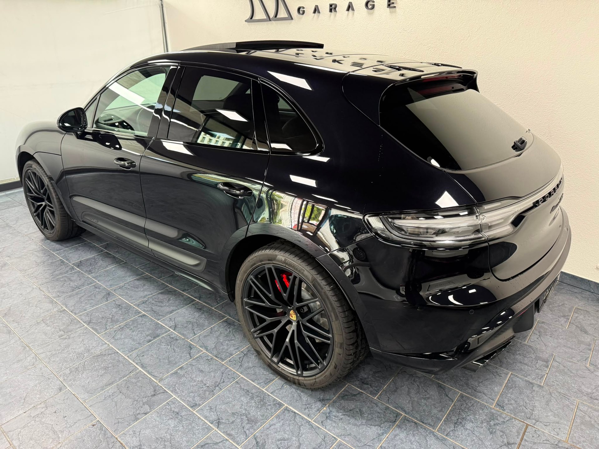PORSCHE Macan GTS PDK-image-5